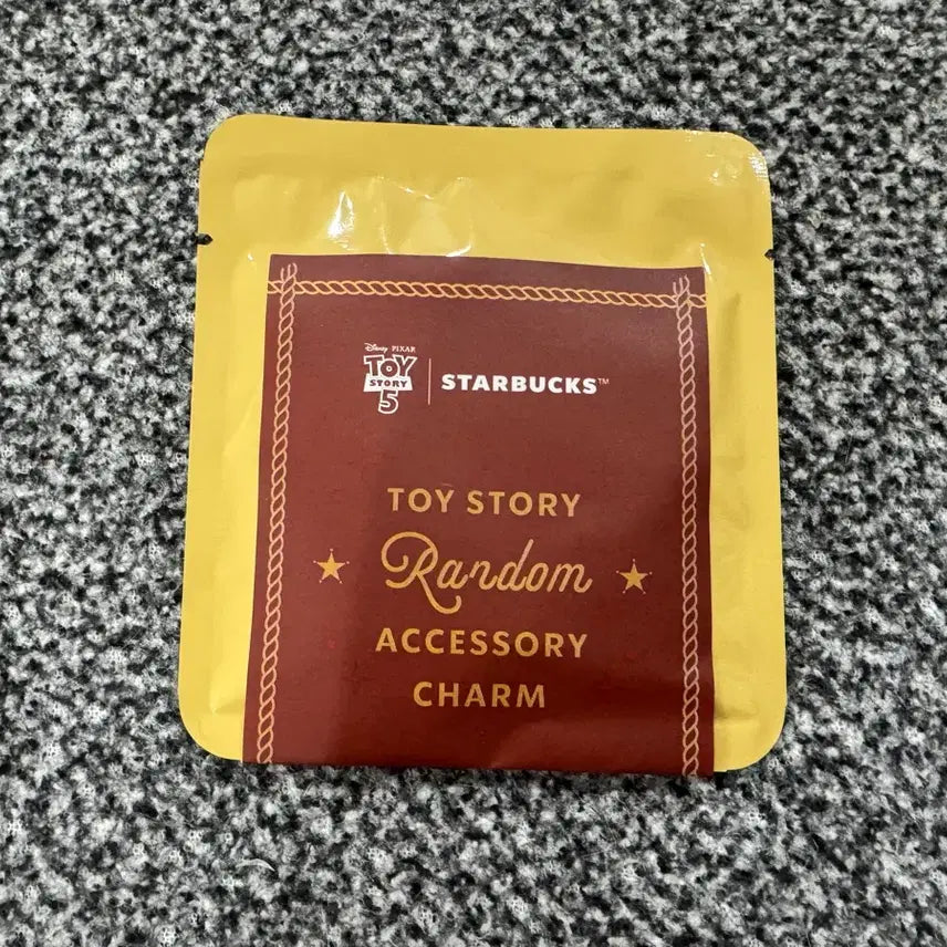 [BUNJANG] Starbucks x Toy Story Random Charm Keyring / [새상품] 스타벅스 X 토이스토리 참 랜덤 미개봉 (개당 가격)