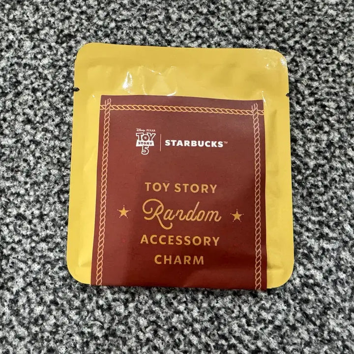 [BUNJANG] Starbucks x Toy Story Random Charm Keyring / [새상품] 스타벅스 X 토이스토리 참 랜덤 미개봉 (개당 가격)