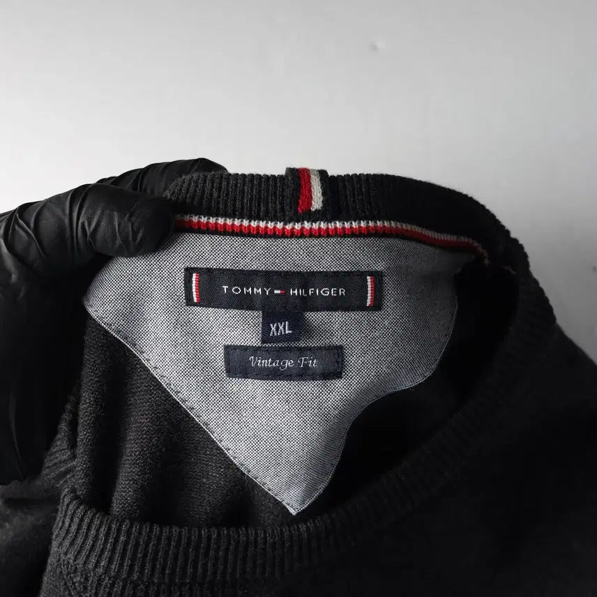 [BUNJANG] Tommy Hilfiger Vintage Fit Cotton Knit Sweater Charcoal / 타미힐피거 빈티지핏 코튼 니트 스웨터 차콜