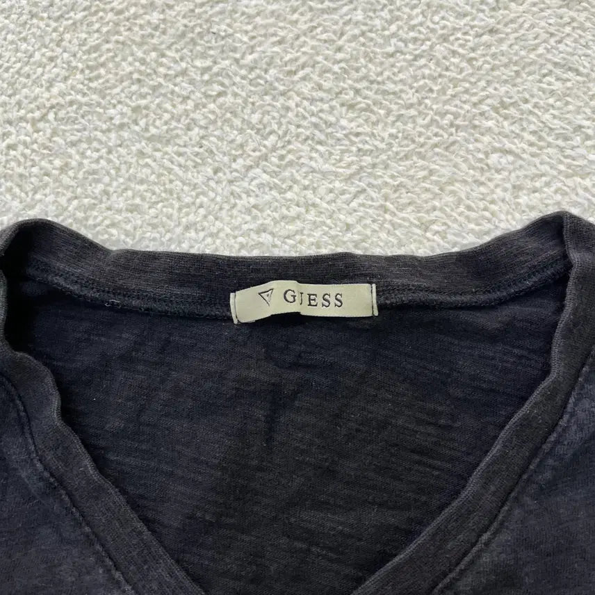 [BUNJANG] Guess V-neck Short Sleeve T-shirt / XXL 게스 브이넥 반팔 티셔츠 0414M