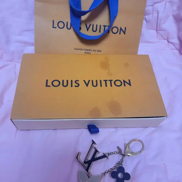 [BUNJANG] Louis Vuitton Fleur Monogram Flower Bag Charm Keyring / 정품)급처상태좋음!루이비통 플뢰르 모노그램플라워 백참 키링 공홈가68만원