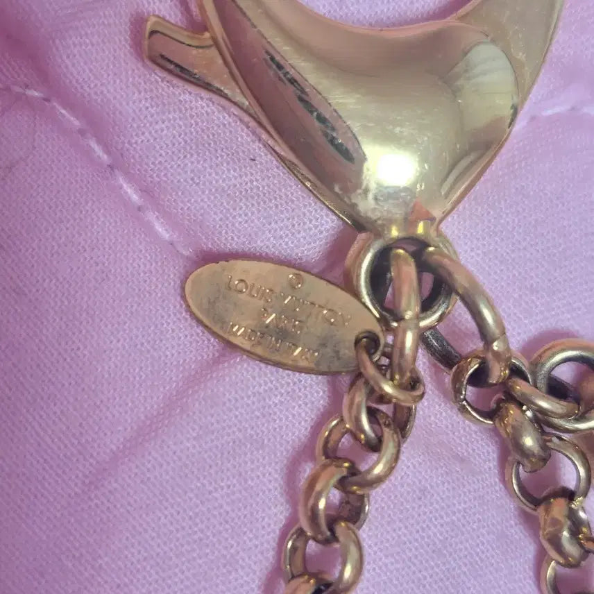 [BUNJANG] Louis Vuitton Fleur Monogram Flower Bag Charm Keyring / 정품)급처상태좋음!루이비통 플뢰르 모노그램플라워 백참 키링 공홈가68만원
