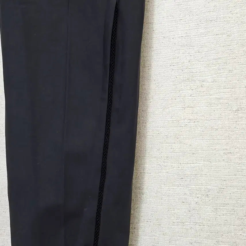 [SOLD OUT] 1.8 스파이더 트레이닝 바지 블랙
