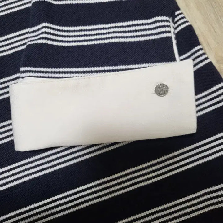 [BUNJANG] Brooks Brothers Striped Three-Quarter Sleeve T-shirt / 브룩스 브라더스 스트라이프 칠부 티셔츠