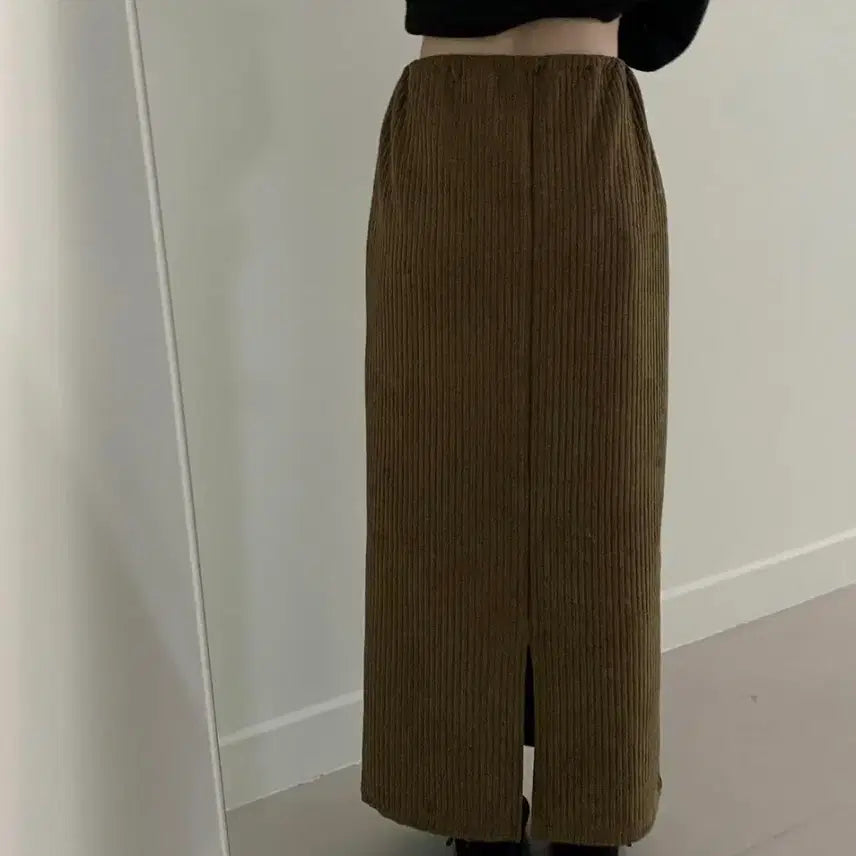 [BUNJANG] Herz Golf Ribbed Knit Maxi Skirt - Khaki / 로메아 헤로츠 골지 니트 맥시 스커트 카키