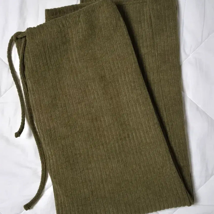 [BUNJANG] Herz Golf Ribbed Knit Maxi Skirt - Khaki / 로메아 헤로츠 골지 니트 맥시 스커트 카키