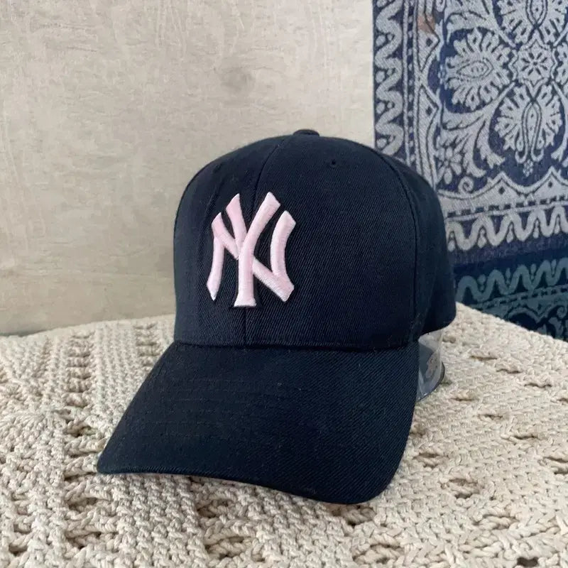 [BUNJANG] MLB Blackpink New York Yankees Big Logo Fitted Baseball Cap / [XS~S] 엠엘비 뉴욕양키스 블랙핑크 빅로고 피티드 볼캡 야구모자