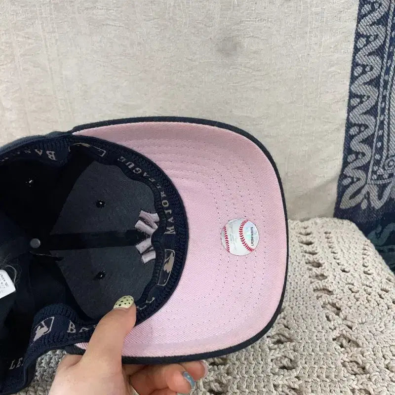 [BUNJANG] MLB Blackpink New York Yankees Big Logo Fitted Baseball Cap / [XS~S] 엠엘비 뉴욕양키스 블랙핑크 빅로고 피티드 볼캡 야구모자