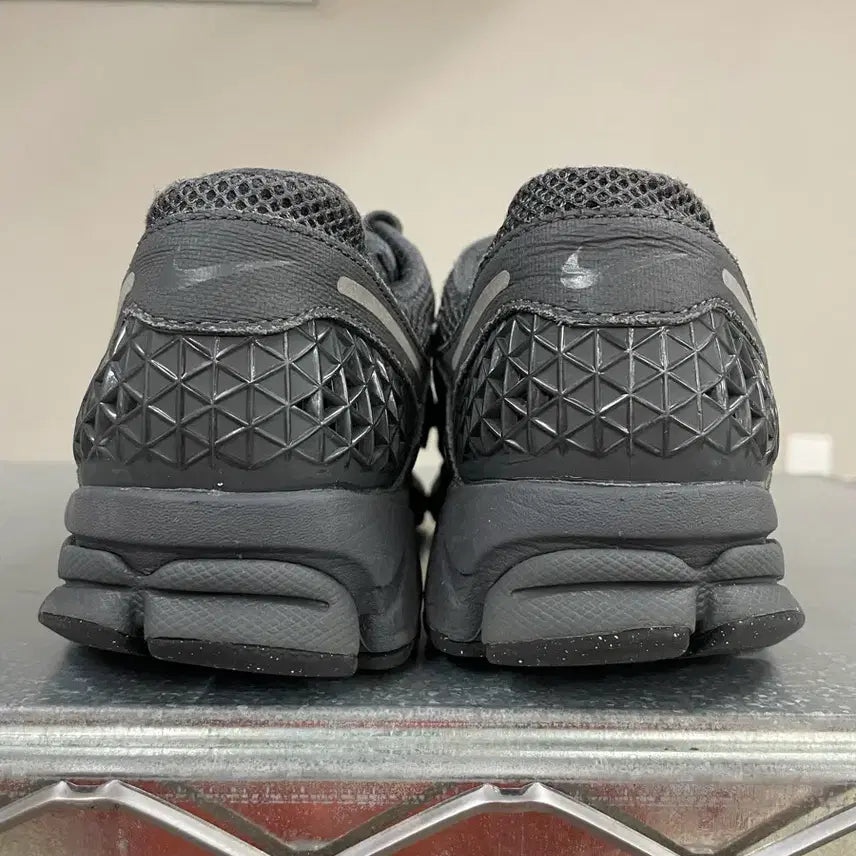 [BUNJANG] Nike Zoom Vomero 5 Anthracite Sneakers / 나이키 줌 보메로 5 앤트러사이트 280 (gr-4492)