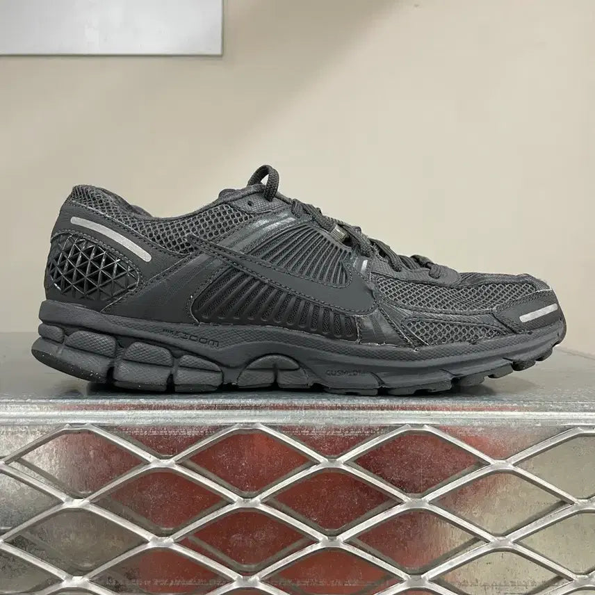 [BUNJANG] Nike Zoom Vomero 5 Anthracite Sneakers / 나이키 줌 보메로 5 앤트러사이트 280 (gr-4492)