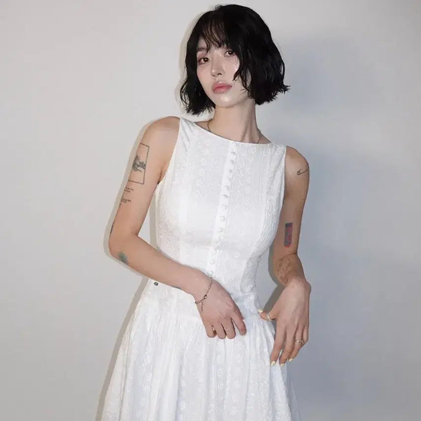 [SOLD OUT] (새상품) 페일제이드 베이직 자카드 펀칭 드레스 원피스 화이트 M