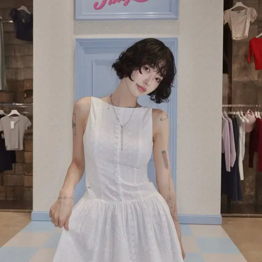 [SOLD OUT] (새상품) 페일제이드 베이직 자카드 펀칭 드레스 원피스 화이트 M