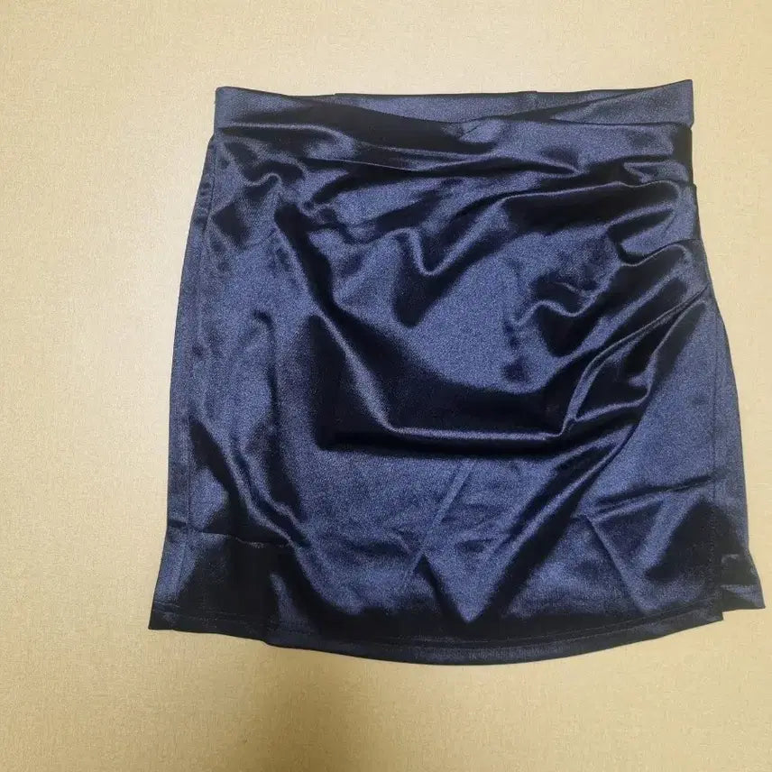 [BUNJANG] Black Satin Mini Skirt / (새상품)블랙 새틴 미니스커트(가격내림 마지막)