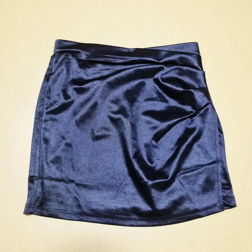[BUNJANG] Black Satin Mini Skirt / (새상품)블랙 새틴 미니스커트(가격내림 마지막)