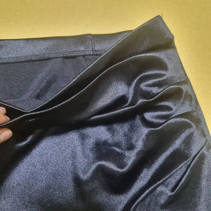 [BUNJANG] Black Satin Mini Skirt / (새상품)블랙 새틴 미니스커트(가격내림 마지막)