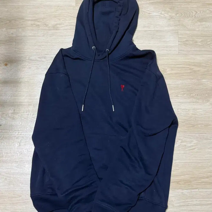 [SOLD OUT] 아미 스몰 하트 로고 네이비 후드티