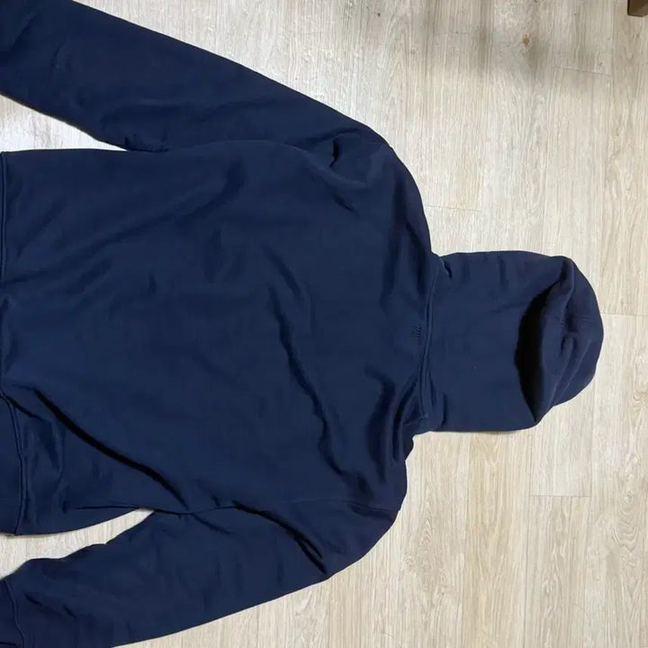 [SOLD OUT] 아미 스몰 하트 로고 네이비 후드티