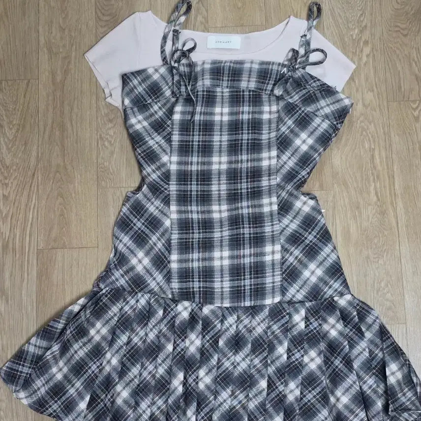[SOLD OUT] andmary Karen check mini dress beige 스나계