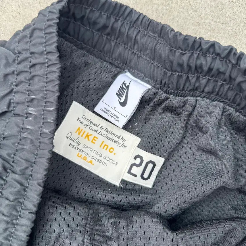 [SOLD OUT] L 피어오브갓 나이키 웜 업 팬츠 블랙 오프 느와르