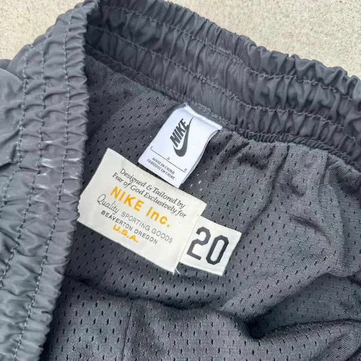 [SOLD OUT] L 피어오브갓 나이키 웜 업 팬츠 블랙 오프 느와르