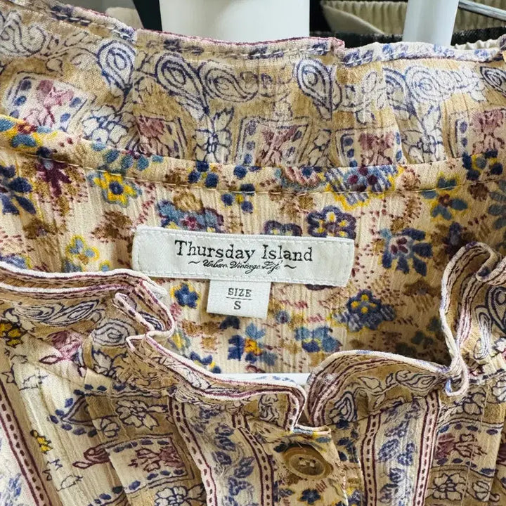 [SOLD OUT] Thursday Island 플라워 미디원피스