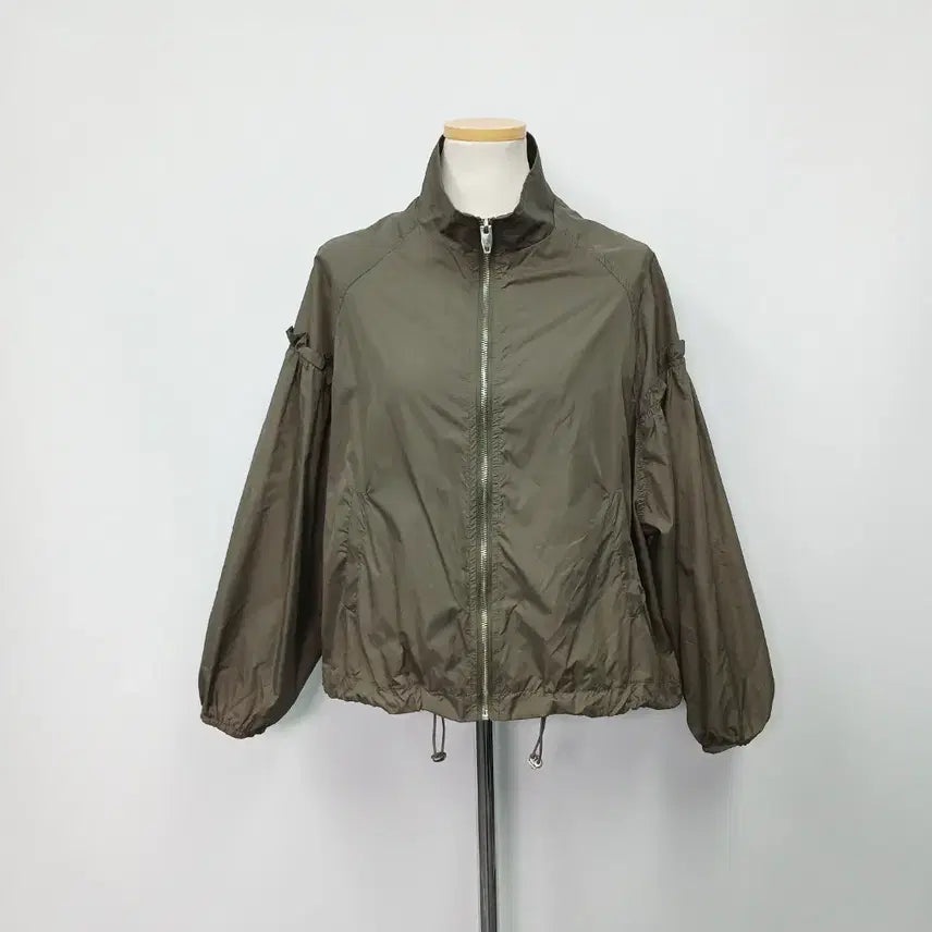 [BUNJANG] Coincoz Lettering Short Windbreaker Jacket / 코인코즈 레터링 숏 바람막이 자켓 55