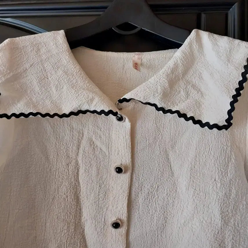 [BUNJANG] Wave Collar Blouse Ivory (Free Size) / 물결 카라 블라우스 아이보리 Free