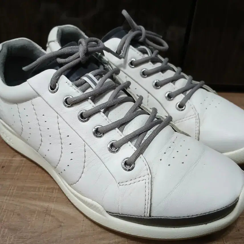[SOLD OUT] 에코 바이옴 흰색 골프화 255mm