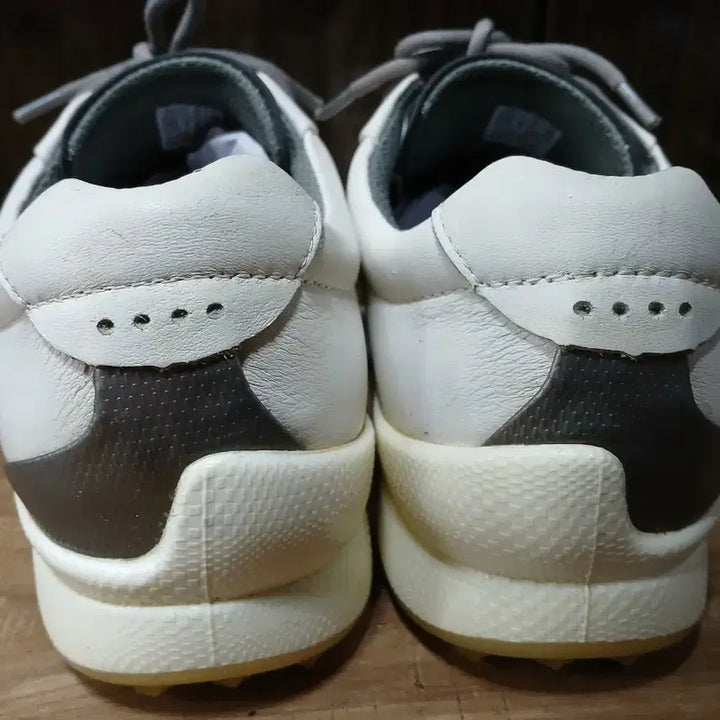 [SOLD OUT] 에코 바이옴 흰색 골프화 255mm