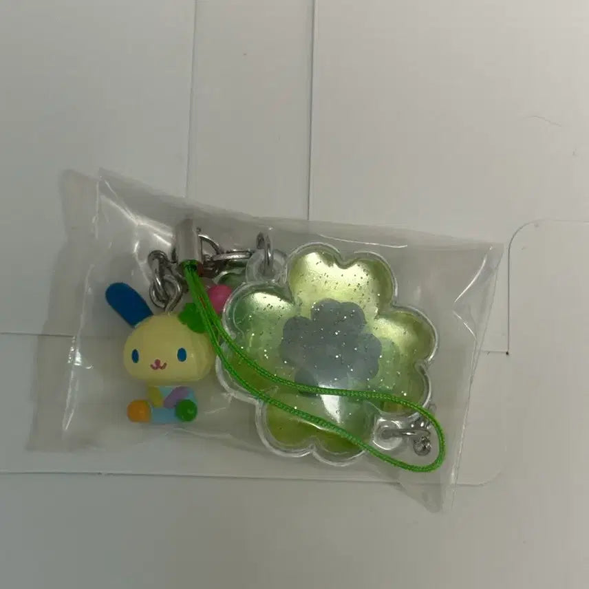 [SOLD OUT] 산리오 우사하나 클로버 키링