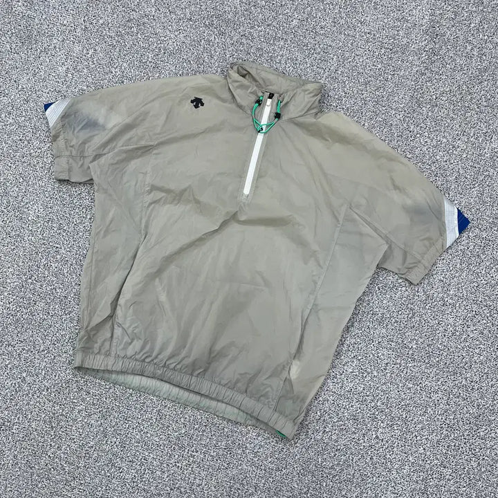 [SOLD OUT] 100 데상트 우븐 반팔 아노락 0410M