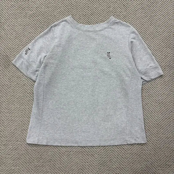 [BUNJANG] Lucky Chouette Logo Embroidered T-shirt / 럭키슈에뜨 로고 자수 티셔츠 v2900