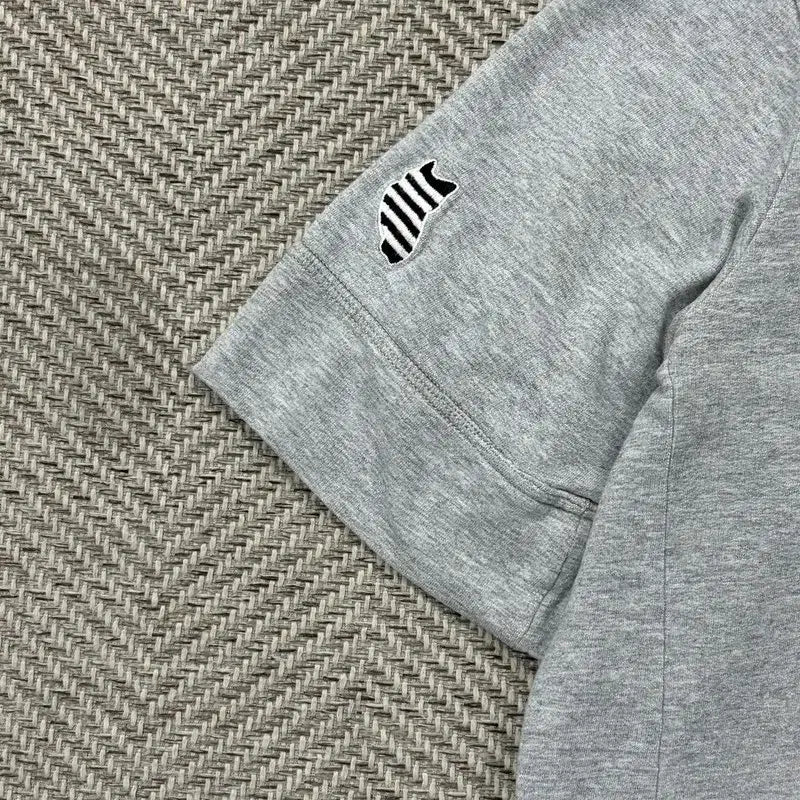 [BUNJANG] Lucky Chouette Logo Embroidered T-shirt / 럭키슈에뜨 로고 자수 티셔츠 v2900