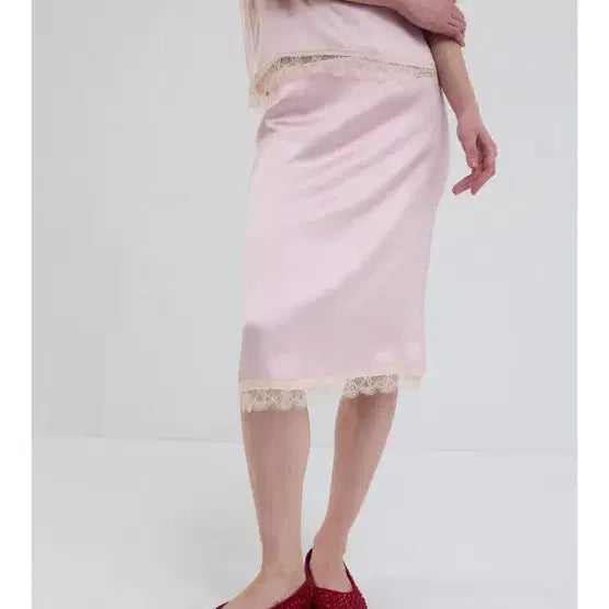 [SOLD OUT] 오버듀플레어 LACE SATIN MIDI SKIRT 새틴 스커트