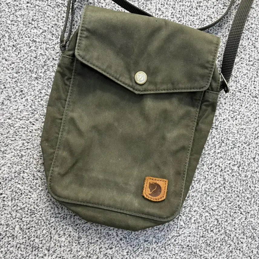 [SOLD OUT] 피엘라벤 포켓 숄더백 크로스백 0415J