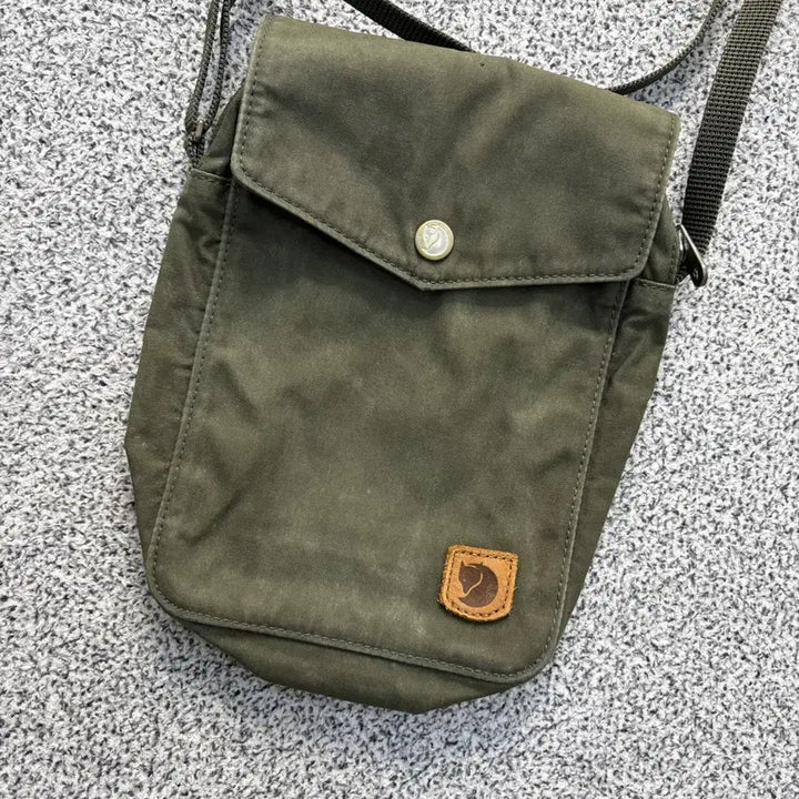 [SOLD OUT] 피엘라벤 포켓 숄더백 크로스백 0415J