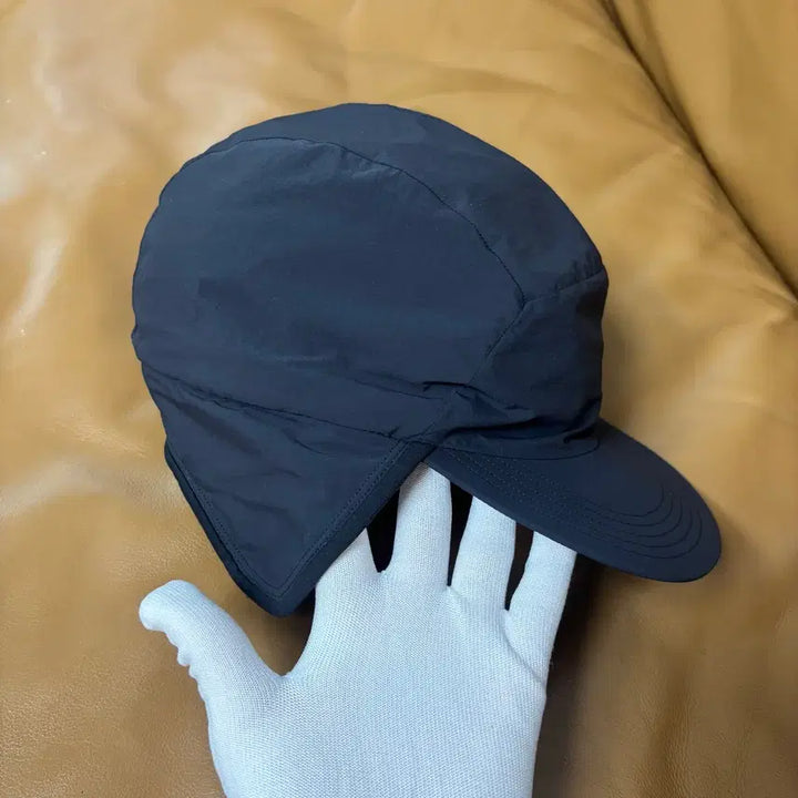 [BUNJANG] Arcteryx Proton Two-Way Camp Cap with Ear Flap Black / Arcteryx 아크테릭스 프로톤 투웨이 햇 캠프캡 이어플랩 모자 블랙
