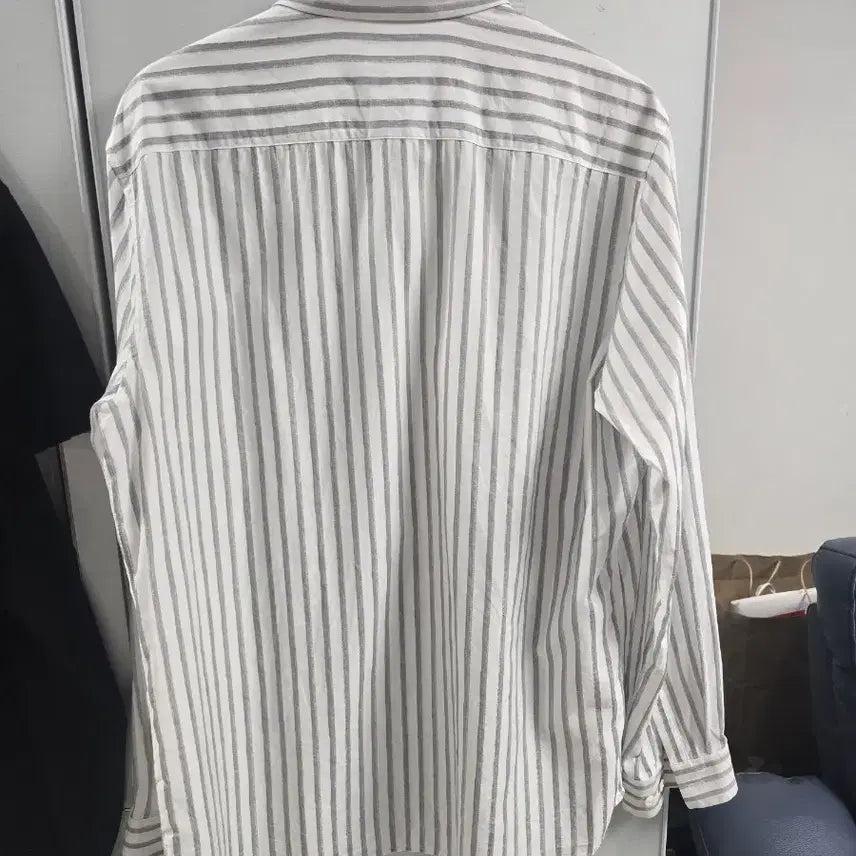 [SOLD OUT] Theory 띠어리 스트라이프 셔츠