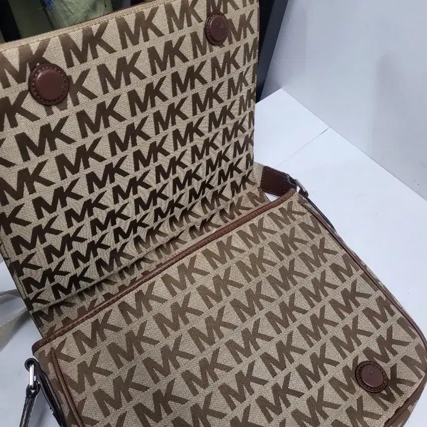 [BUNJANG] Michael Kors Square Crossbody Bag / 마이클코어스사각크로스백(무료배송)