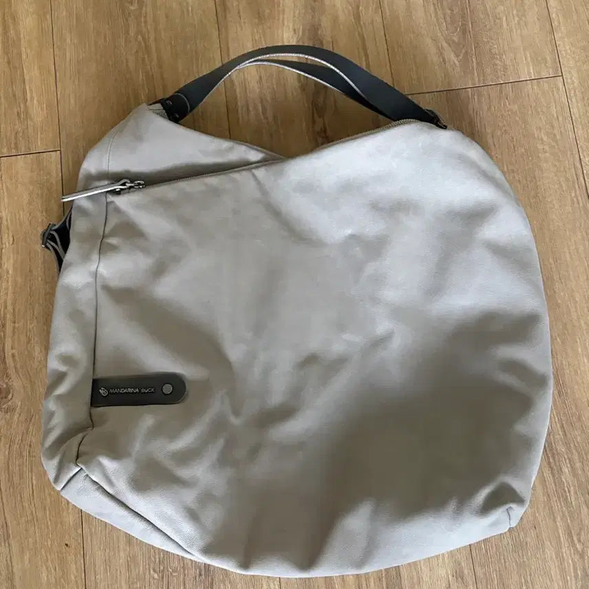[BUNJANG] Mandarin Duck Hunter Shoulder Bag Crossbody P10VCT10A42 / 만다리나덕 헌터 숄더백 크로스백 P10VCT10A42