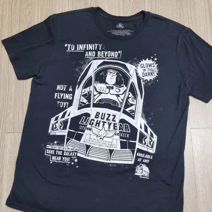 [BUNJANG] Disney Toy Story Buzz Lightyear Glow-in-the-Dark Short Sleeve T-Shirt / 디즈니 토이스토리 버즈 야광 반팔