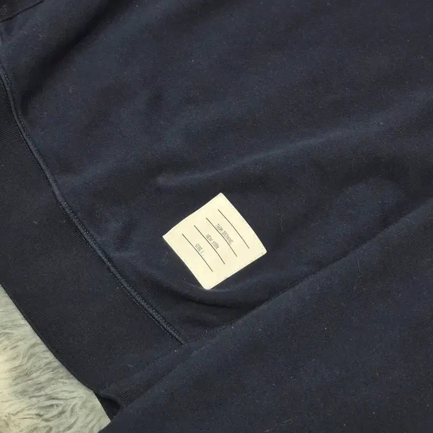[SOLD OUT] [1 size]톰브라운 네이비 사선 맨투맨 S급 급처