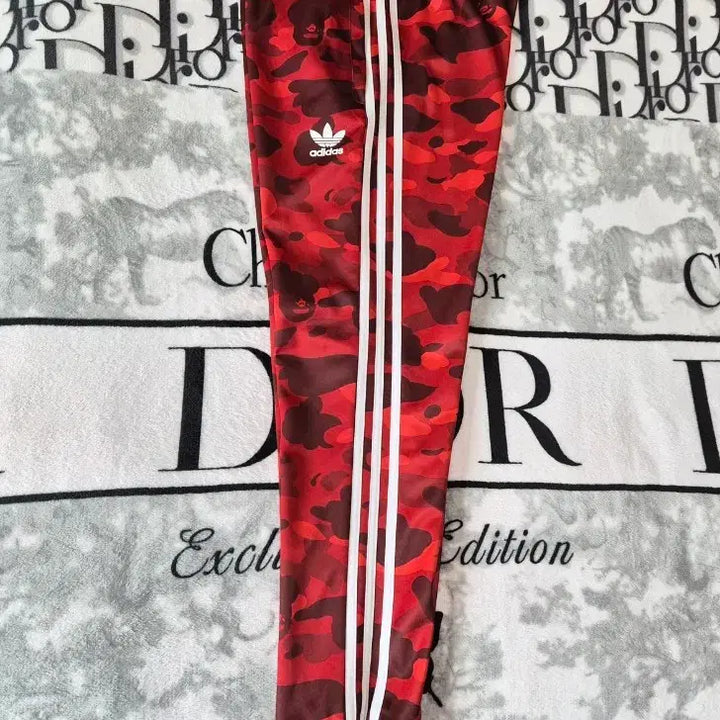 [SOLD OUT] 아디다스 BAPE 콜라보 트랙 팬츠 레드 카모