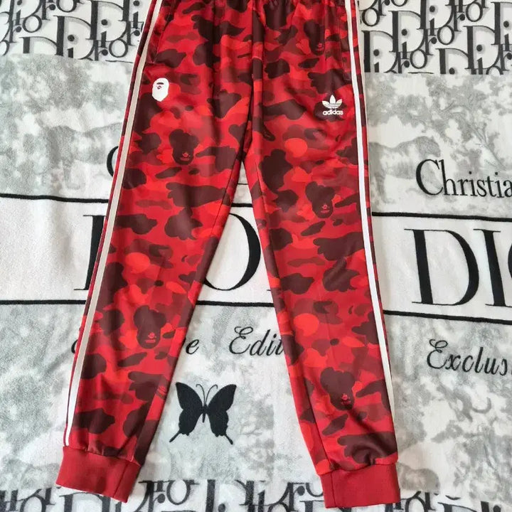 [SOLD OUT] 아디다스 BAPE 콜라보 트랙 팬츠 레드 카모