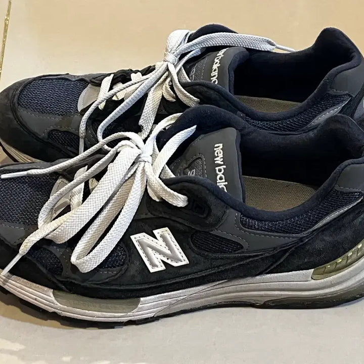 [SOLD OUT] 뉴발란스 992 네이비 스니커즈