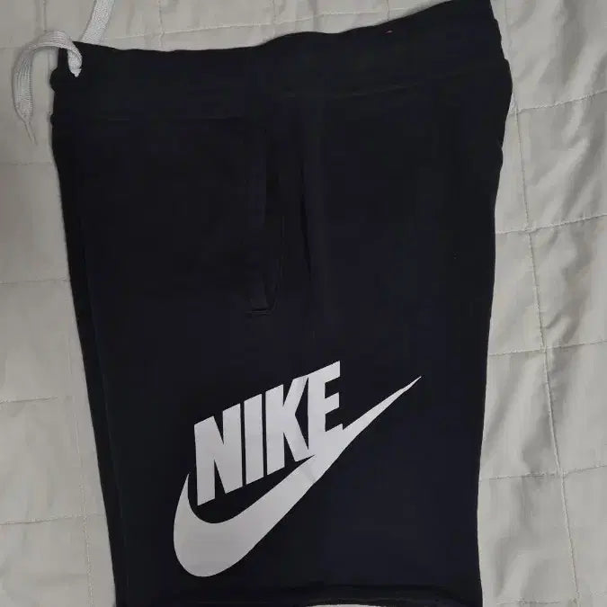 [SOLD OUT] 나이키 반바지 m사이즈
