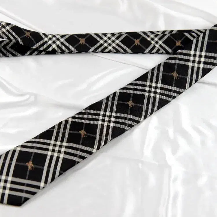 [BUNJANG] Burberry 6.1cm Unused New Slim Equerry Crest Rare Limited Edition Luxury Necktie / 버버리 6.1cm 미사용 S등급 신형 슬림 기마상 레어 한정판 명품넥타이