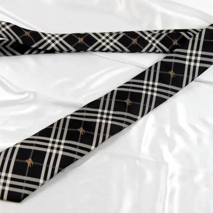 [BUNJANG] Burberry 6.1cm Unused New Slim Equerry Crest Rare Limited Edition Luxury Necktie / 버버리 6.1cm 미사용 S등급 신형 슬림 기마상 레어 한정판 명품넥타이