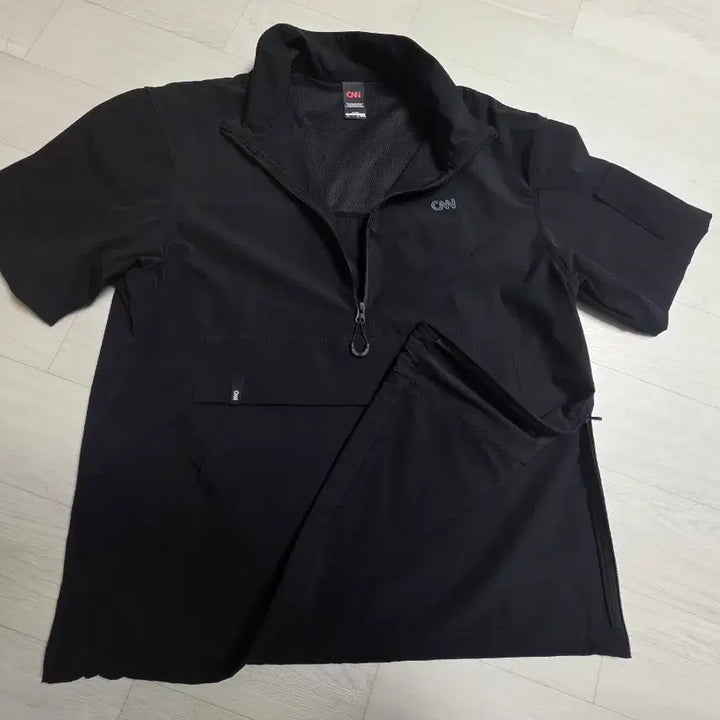 [BUNJANG] CNN Black Short Sleeve Anorak XL / CNN 블랙 반팔 아노락 XL사이즈