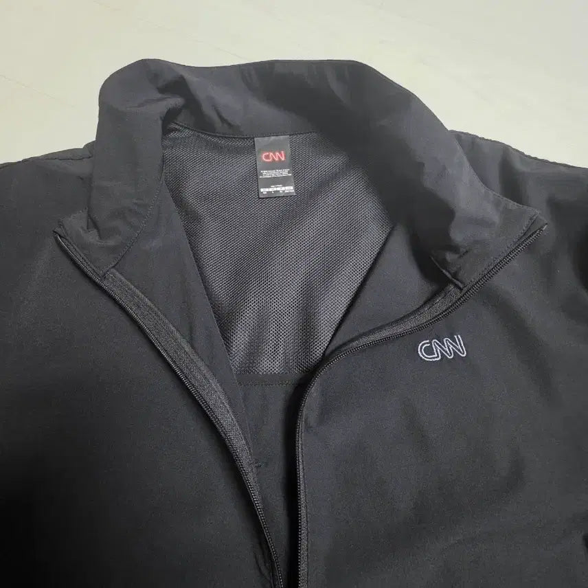 [BUNJANG] CNN Black Short Sleeve Anorak XL / CNN 블랙 반팔 아노락 XL사이즈